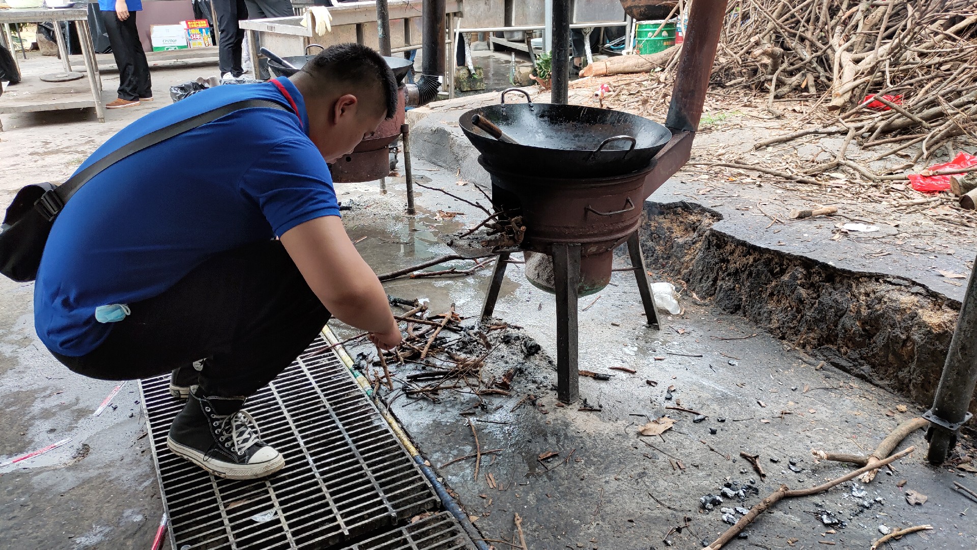 松湖騎行，穿樹(shù)飛花；農(nóng)家休閑，擁抱自然